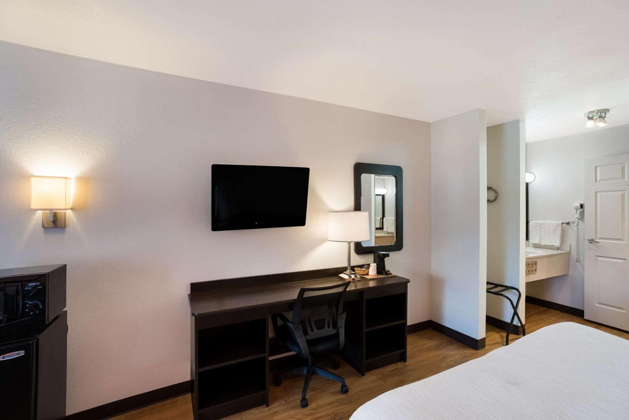 Quality Inn & Suites Джънкшън Екстериор снимка